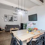 Loft Du Vieux - Centre Historique Апартаменты *